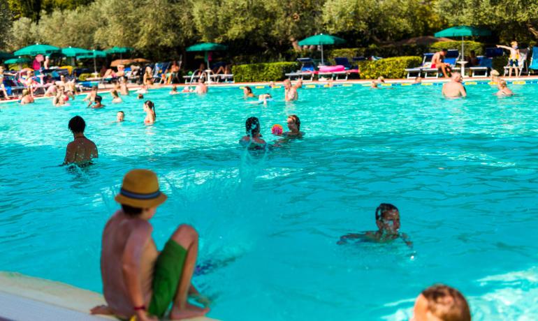 laquercia it offerta-vacanze-brevi-campeggio-lazise-lago-di-garda-con-mobilhome-per-famiglie 020